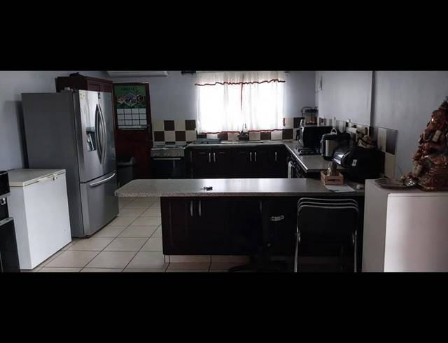 3 BEDROOM HOUSE FOR SALE IN CRAIGIEBURN